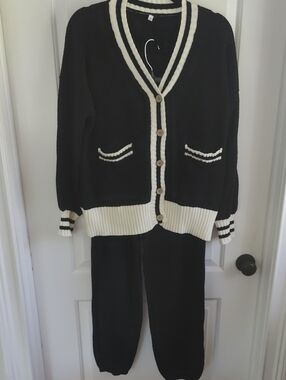 Black & Cream Contrast Trim V-Neck Cardigan Sweater And Pants Set NWOT